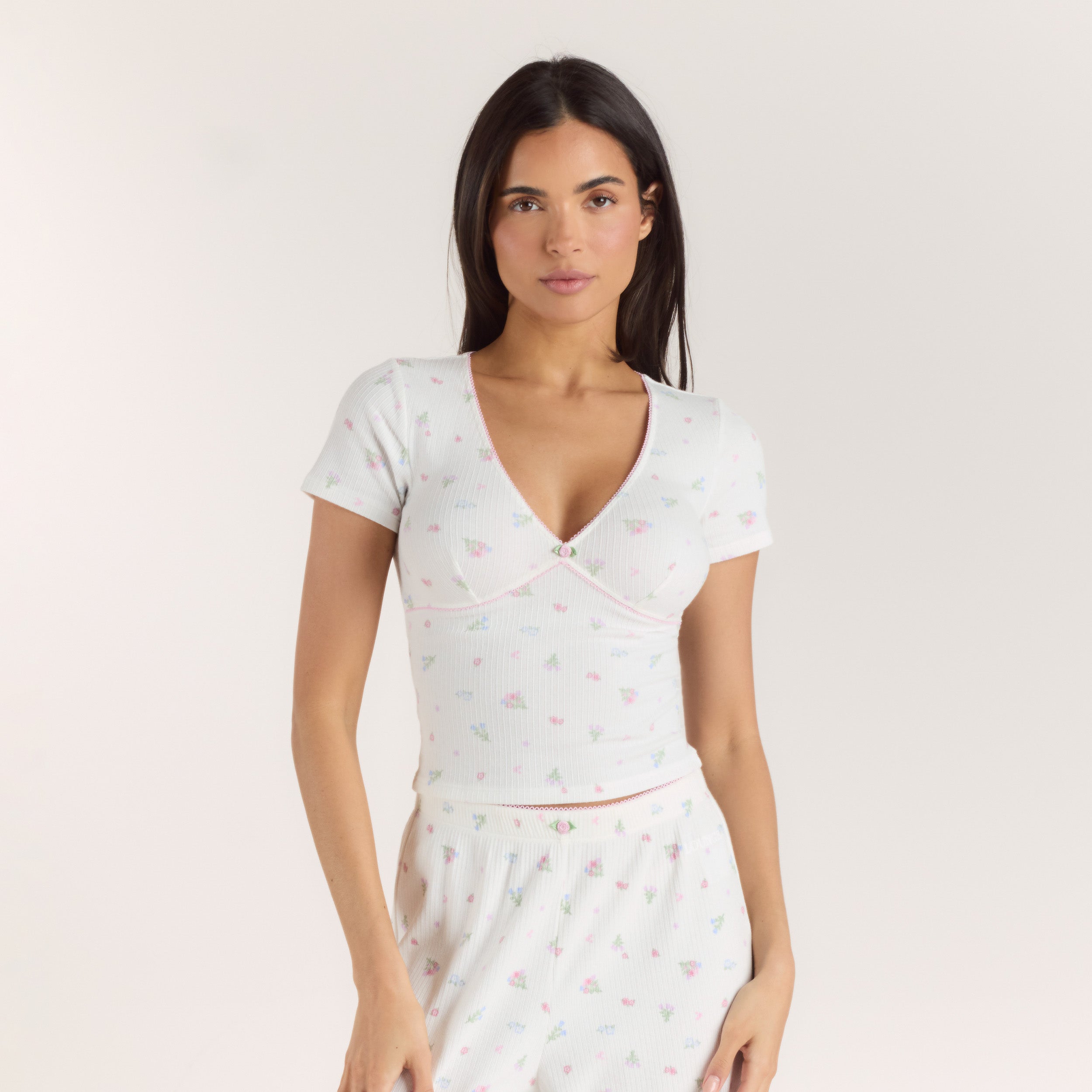 Ribbad Pyjamatoppl med korta ärmar - Blommig Vit