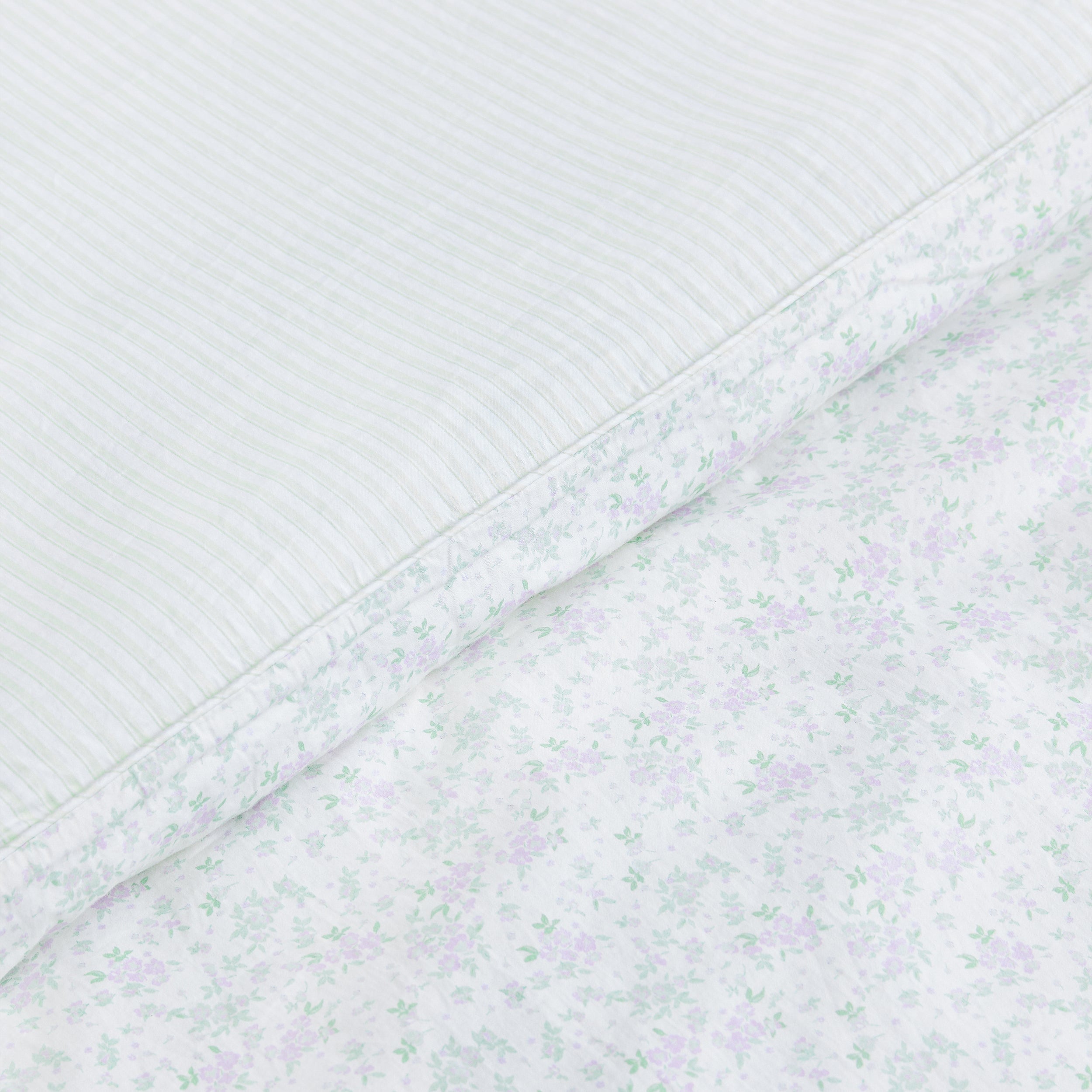 Bloom & Stripe Vändbar Påslakan - Salviagrönt Blommönster alternate