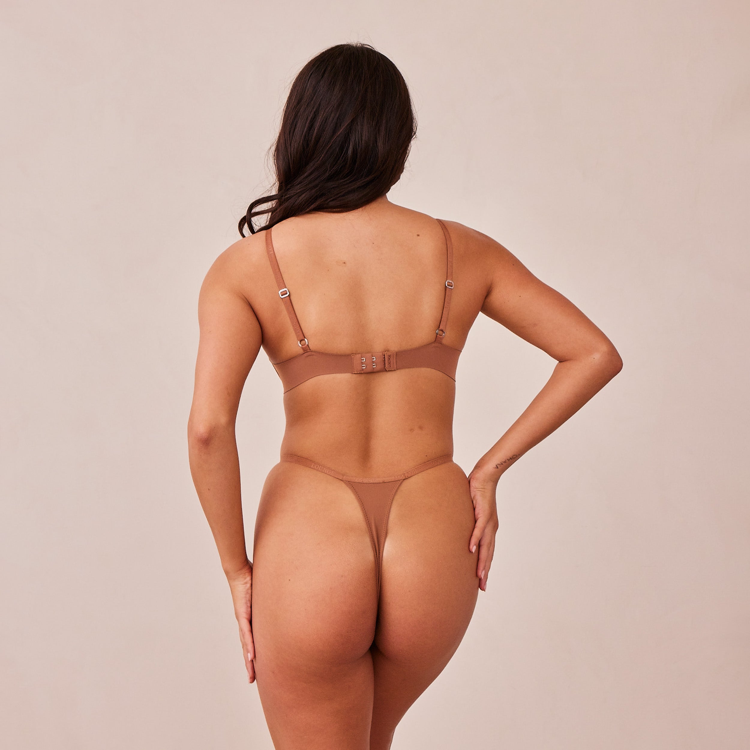 Light Plunge T-Shirt BH Utan Bygel | Dakota, S/S (Stringtrosor)