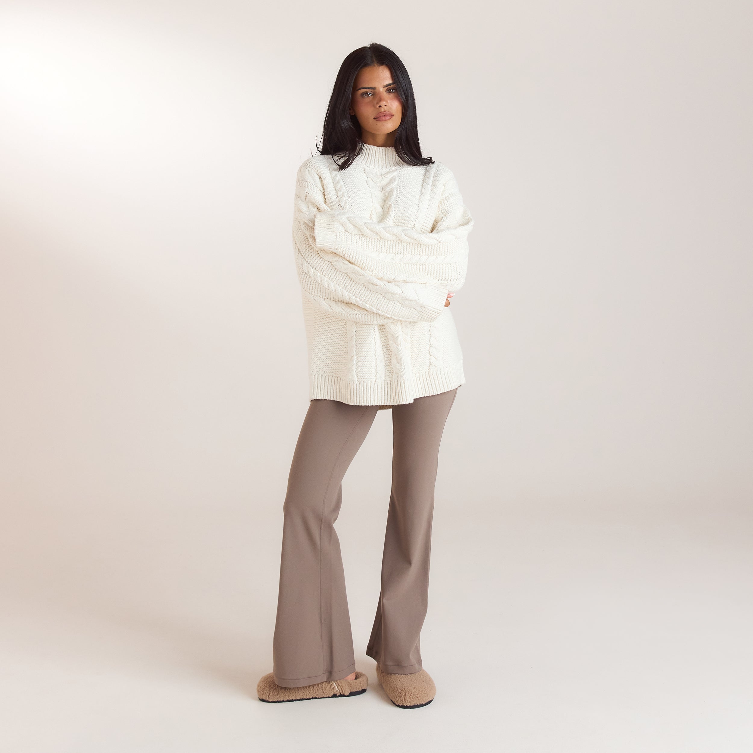 Oversized kabelstickad tröja | Oversized kabelstickad tröja - Krämfärgad