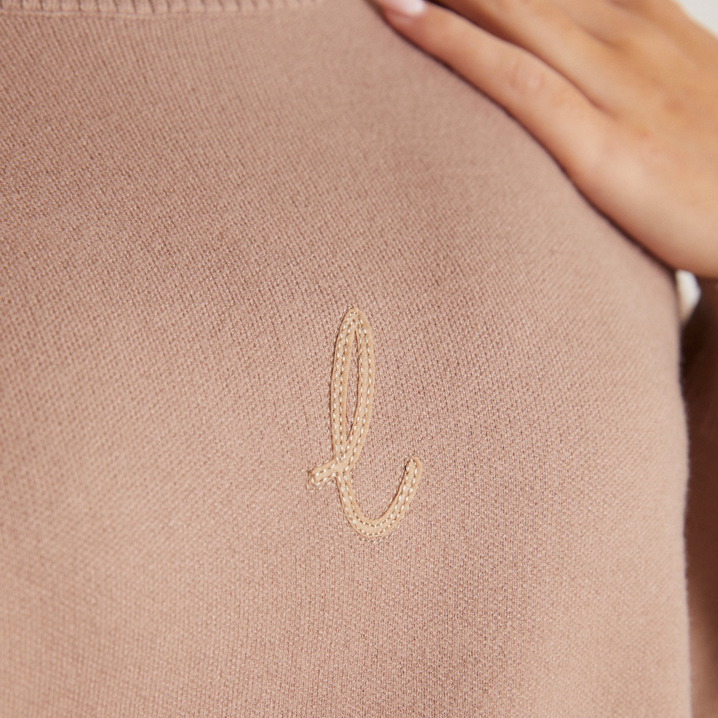 Stickad Tröja med rund hals | Knitted Crew Neck Jumper - Mink