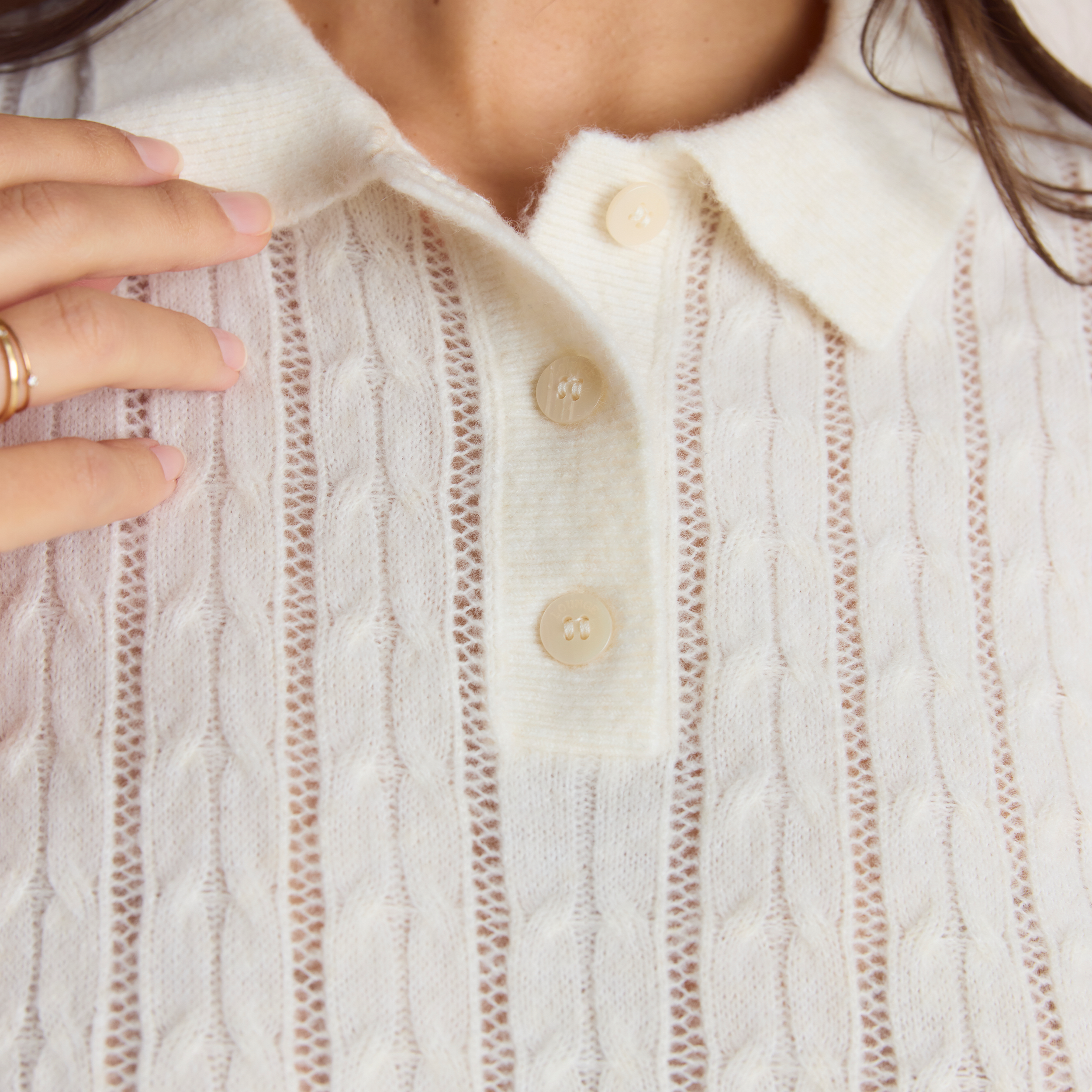 Sheer Stickad Polotoröja | Sheer Stickad Polotoröja - Krämfärgad