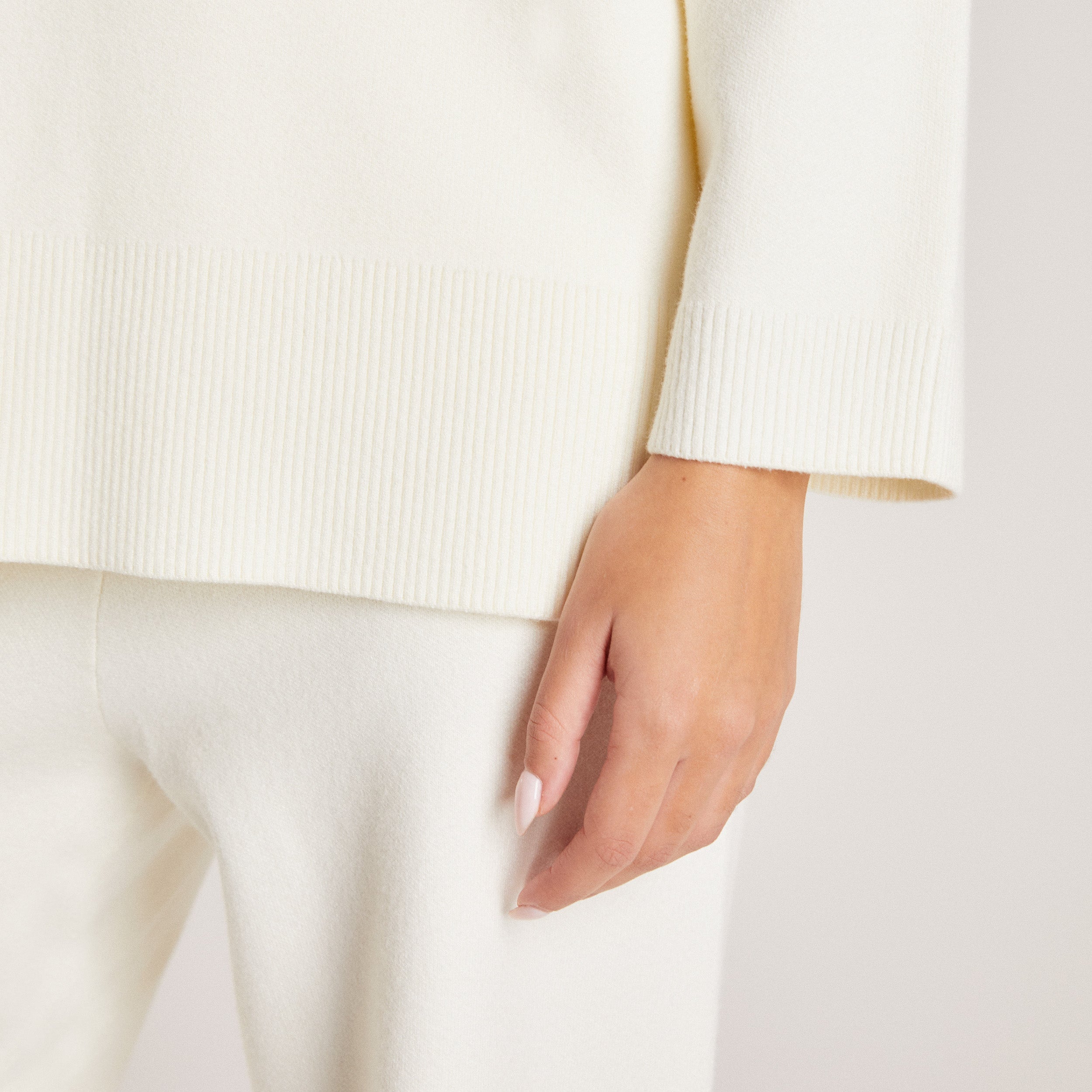 Stickad Tröja med rund hals | Knitted Crew Neck Jumper - Creme