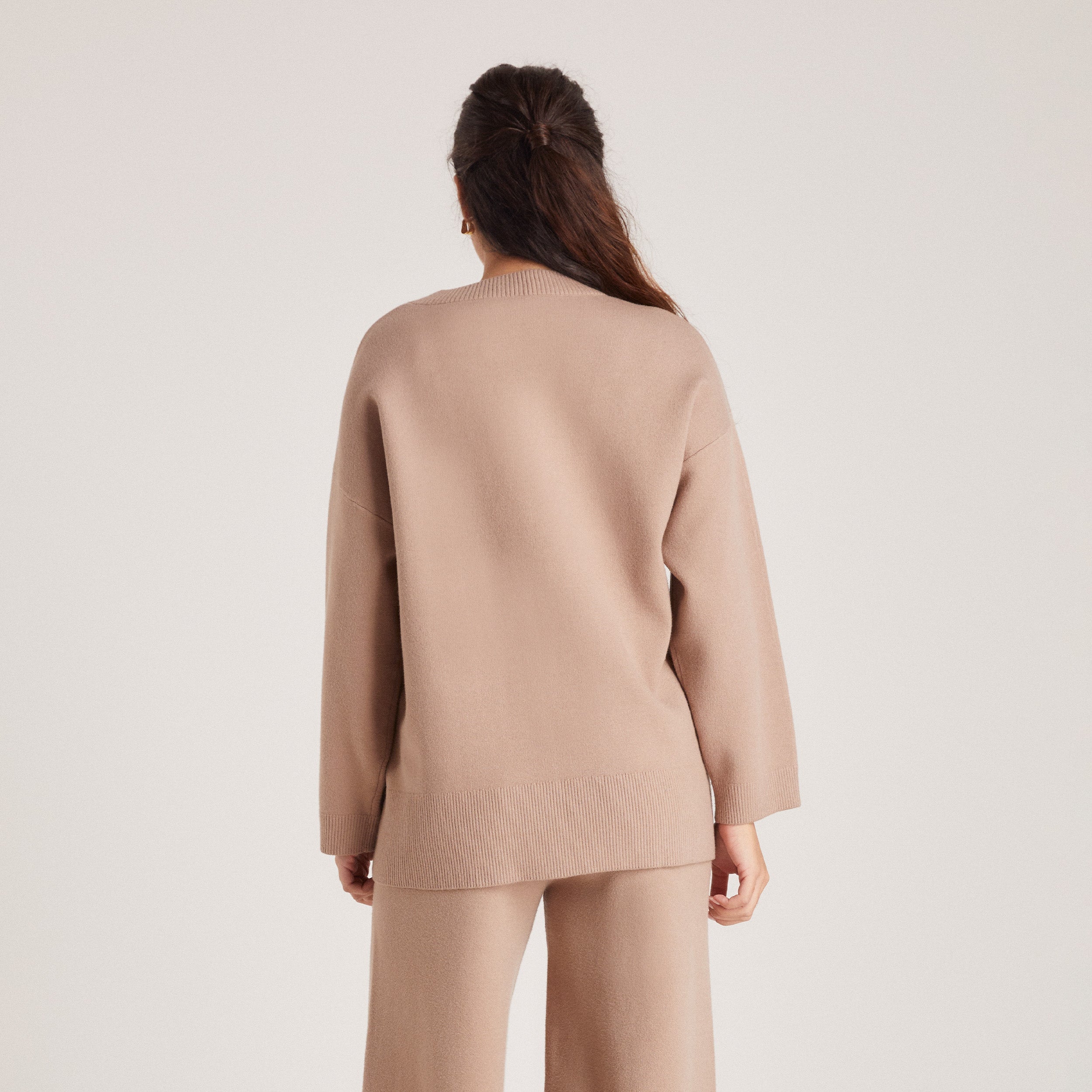 Stickad Tröja med rund hals | Knitted Crew Neck Jumper - Mink