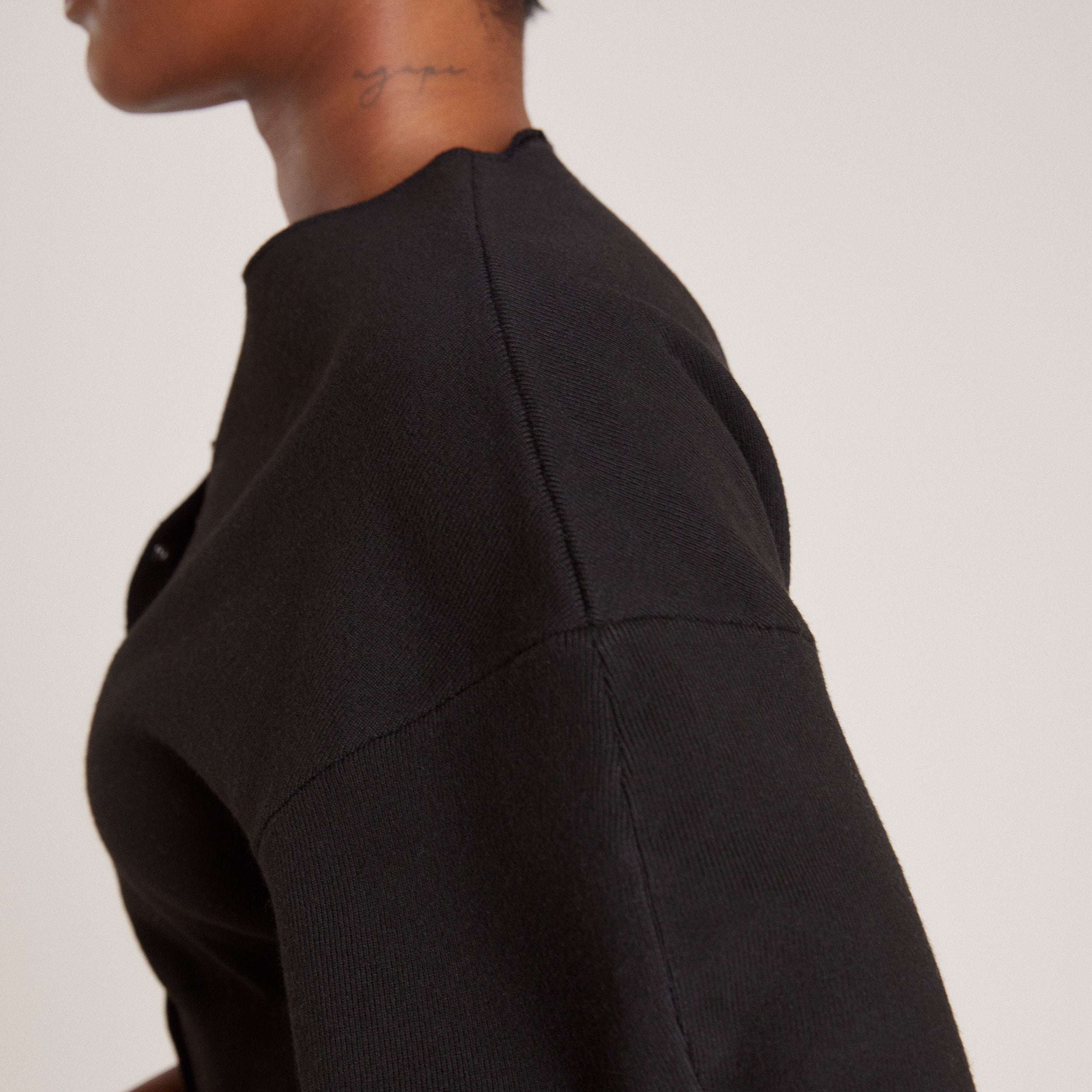 Figursydd Cardigan | Fitted Cardigan - Black