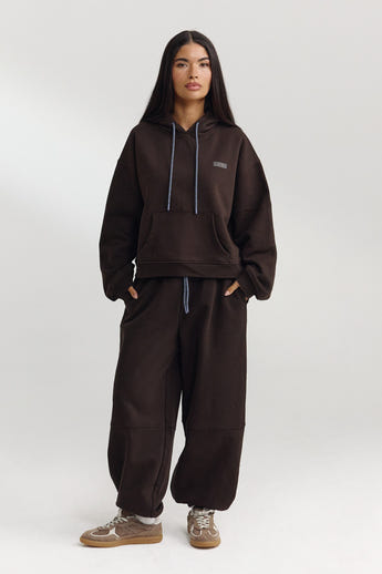 Barrel Leg Joggingbyxor - Mörk Choklad alternate