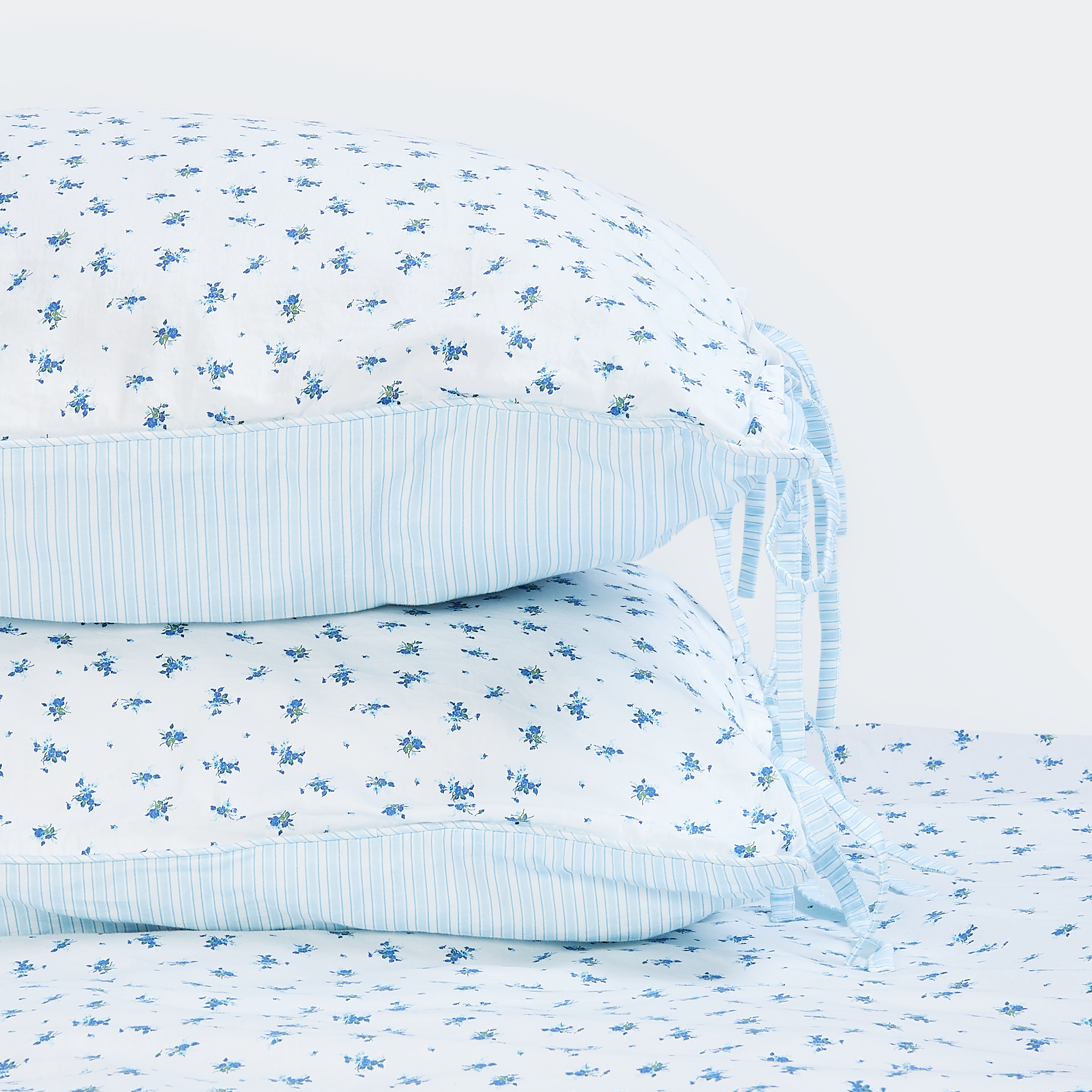 Bloom & Stripe Vändbar Örngott (2-pack) | Bloom & Stripe Vändbar Örngott (2-pack) - Blått Blommönster